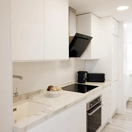 Banus - Banus, Dama De Noche, Brand New, 2bed 2bath, Bright Glazed Terrace, 3 Pools, Beautiful Complex 아파트 *