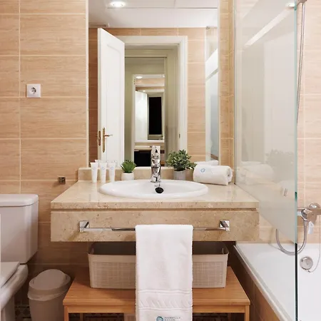 Banus - Banus, Dama De Noche, Brand New, 2bed 2bath, Bright Glazed Terrace, 3 Pools, Beautiful Complex *