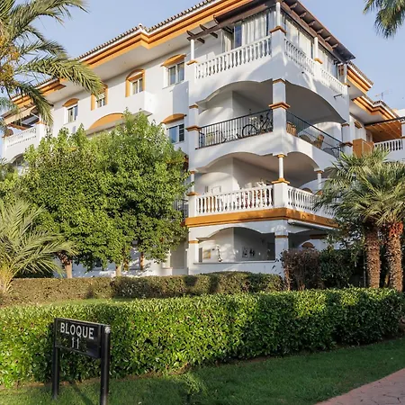 아파트 Banus - Banus, Dama De Noche, Brand New, 2bed 2bath, Bright Glazed Terrace, 3 Pools, Beautiful Complex *